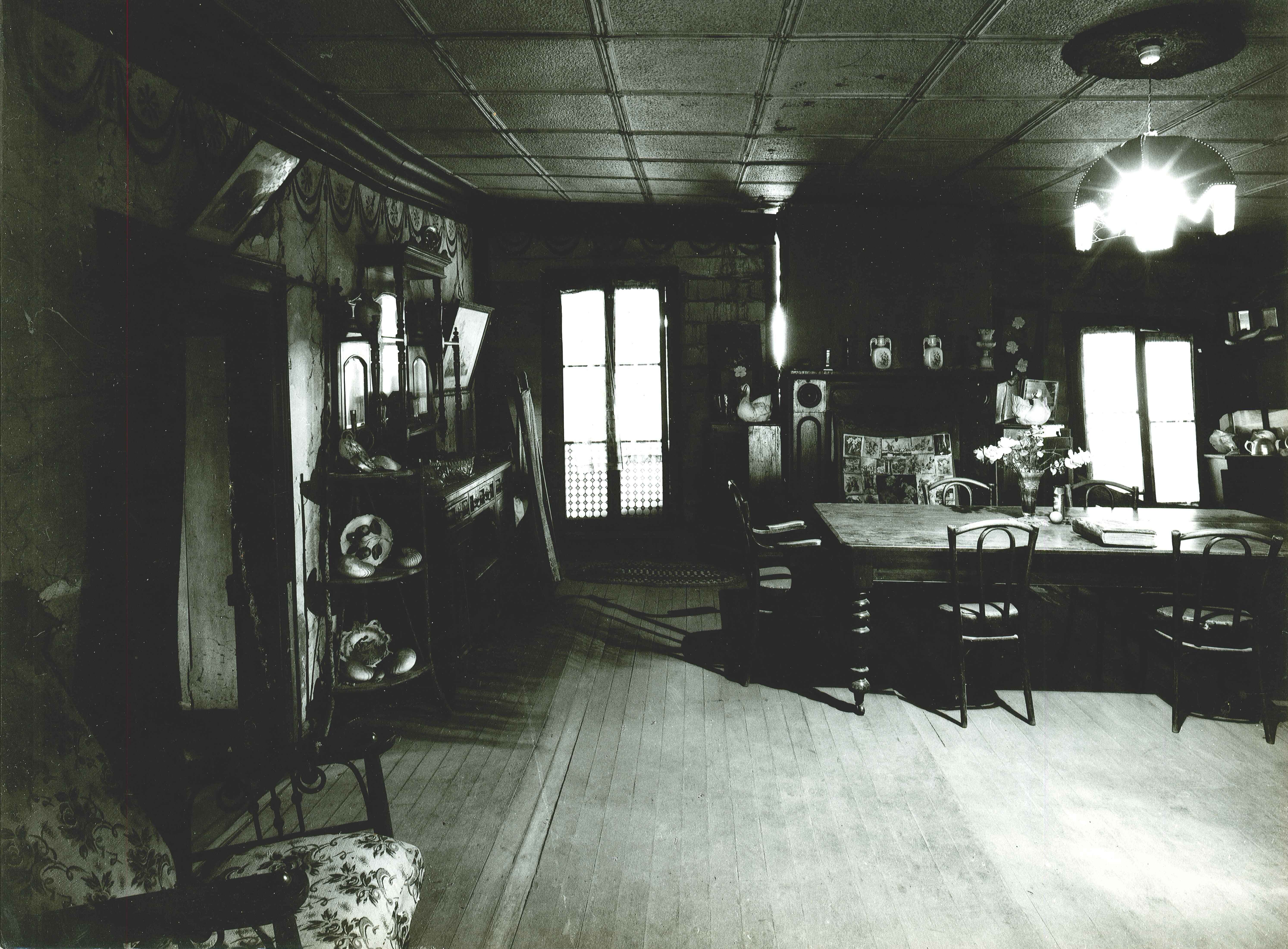 Lynch interior.jpg